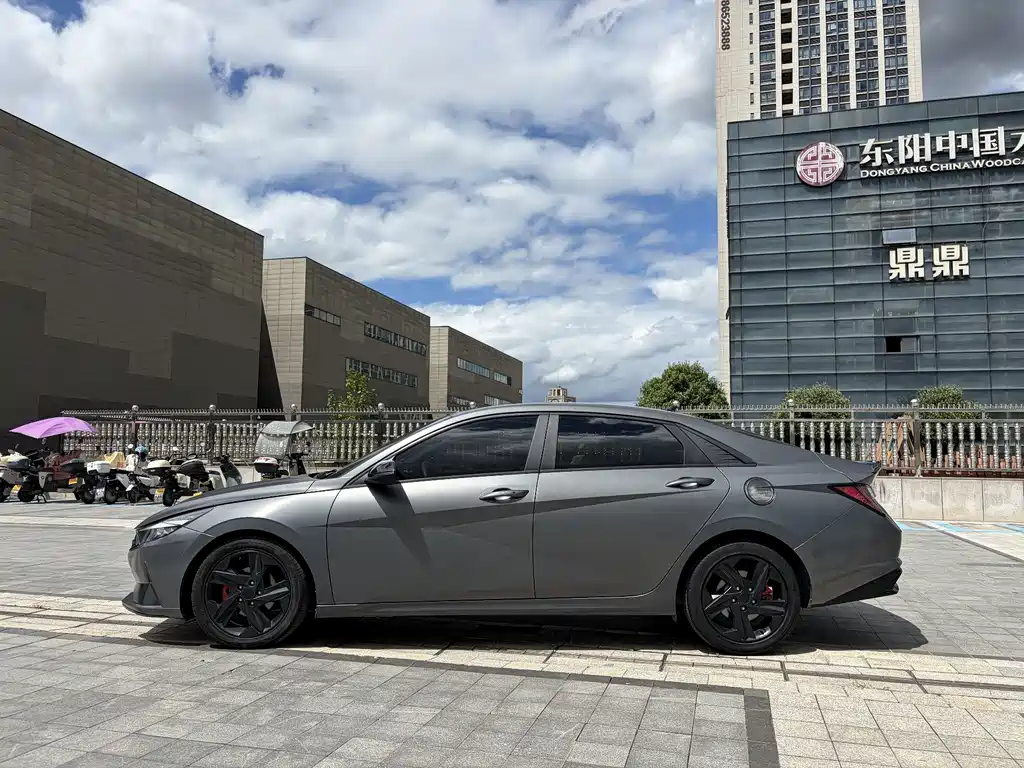Hyundai Elantra — миниатюра 13