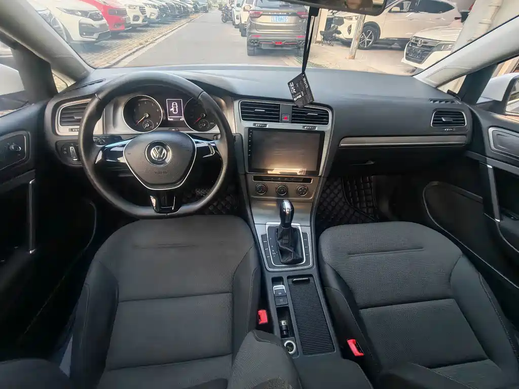 Volkswagen Golf — миниатюра 6