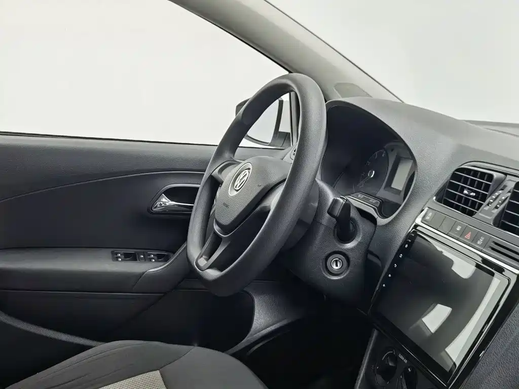 Volkswagen Polo — миниатюра 22