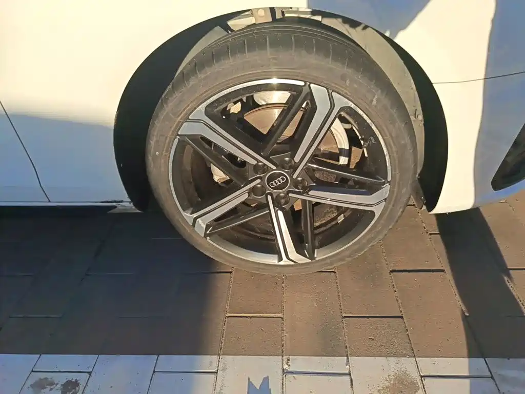 Audi A4L — миниатюра 24