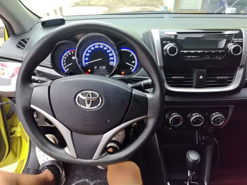 Toyota Yaris L — миниатюра 10