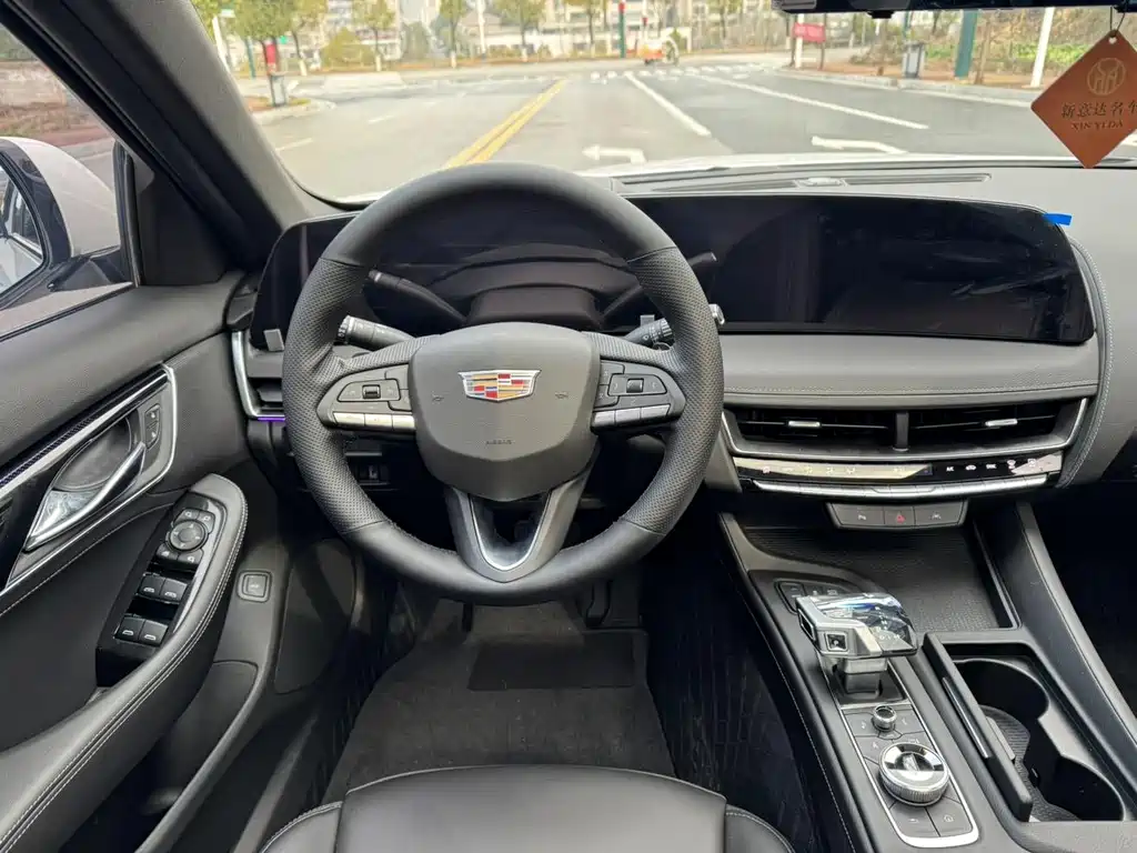 Cadillac CT5 — миниатюра 14