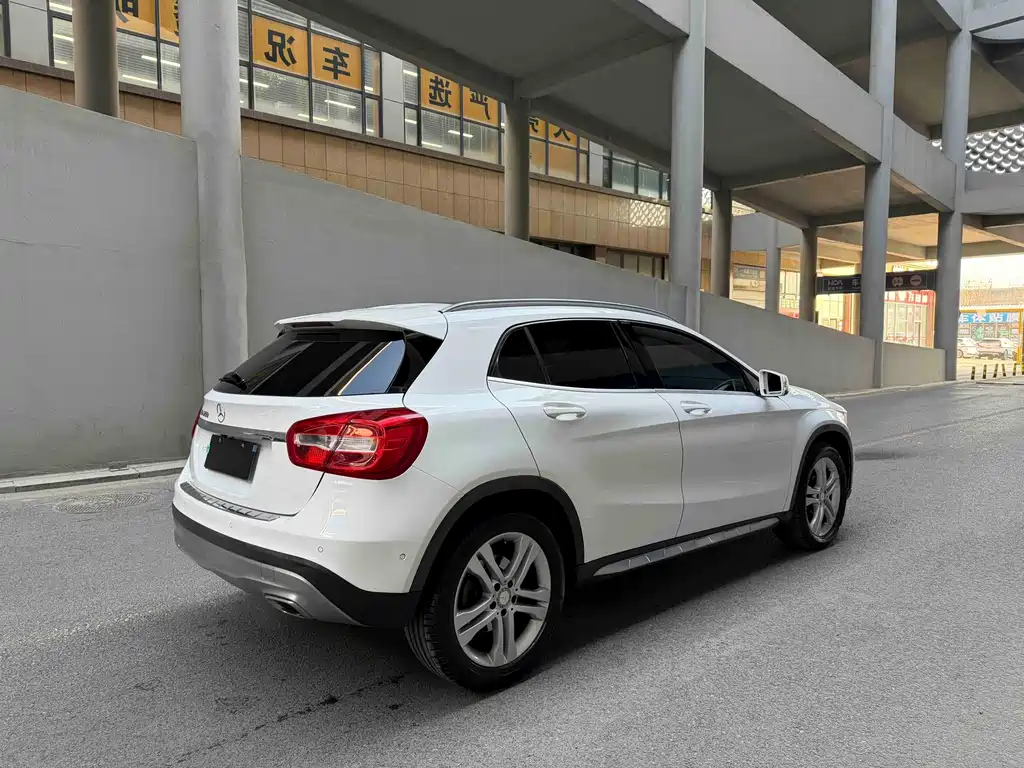 Mercedes-Benz GLA — миниатюра 6