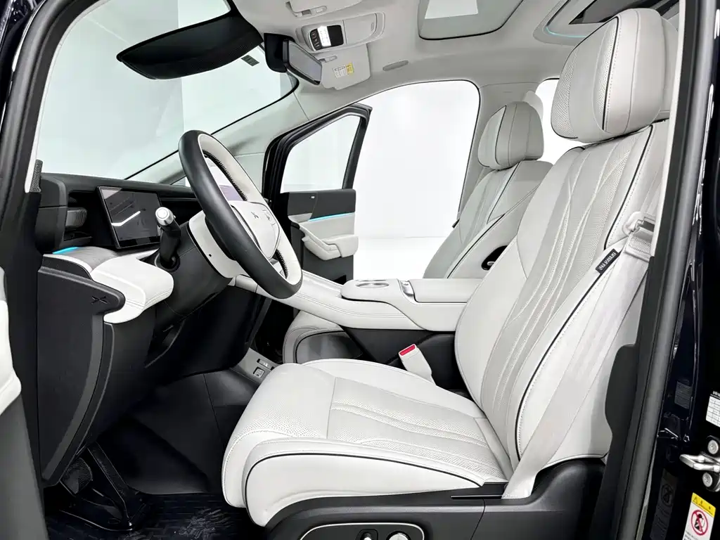 XPeng X9 — миниатюра 4