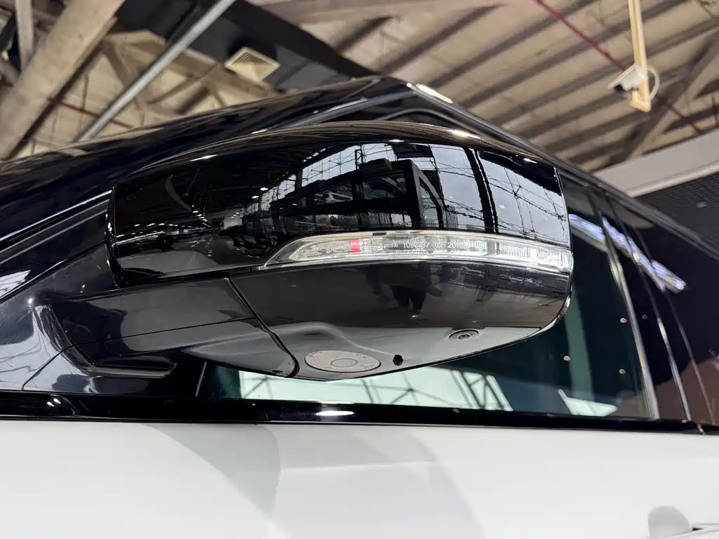 Land Rover Range Rover — миниатюра 5