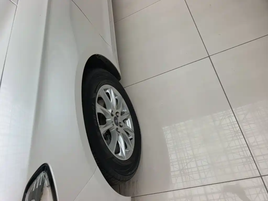 Ford Mondeo — миниатюра 23