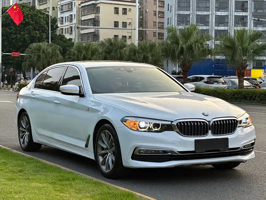 BMW 5 Series New Energy — миниатюра 3