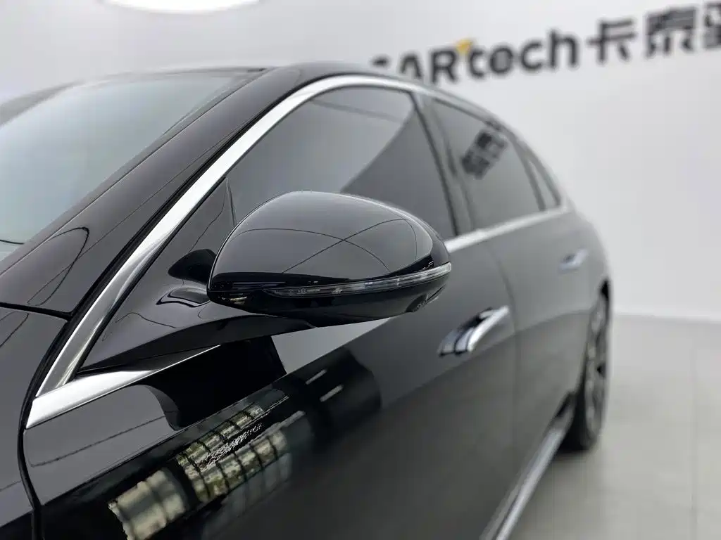 Mercedes-Benz E-Class — миниатюра 14