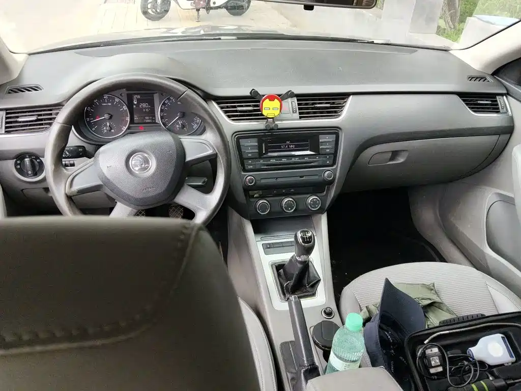 Skoda Octavia 2015 1.6L MT