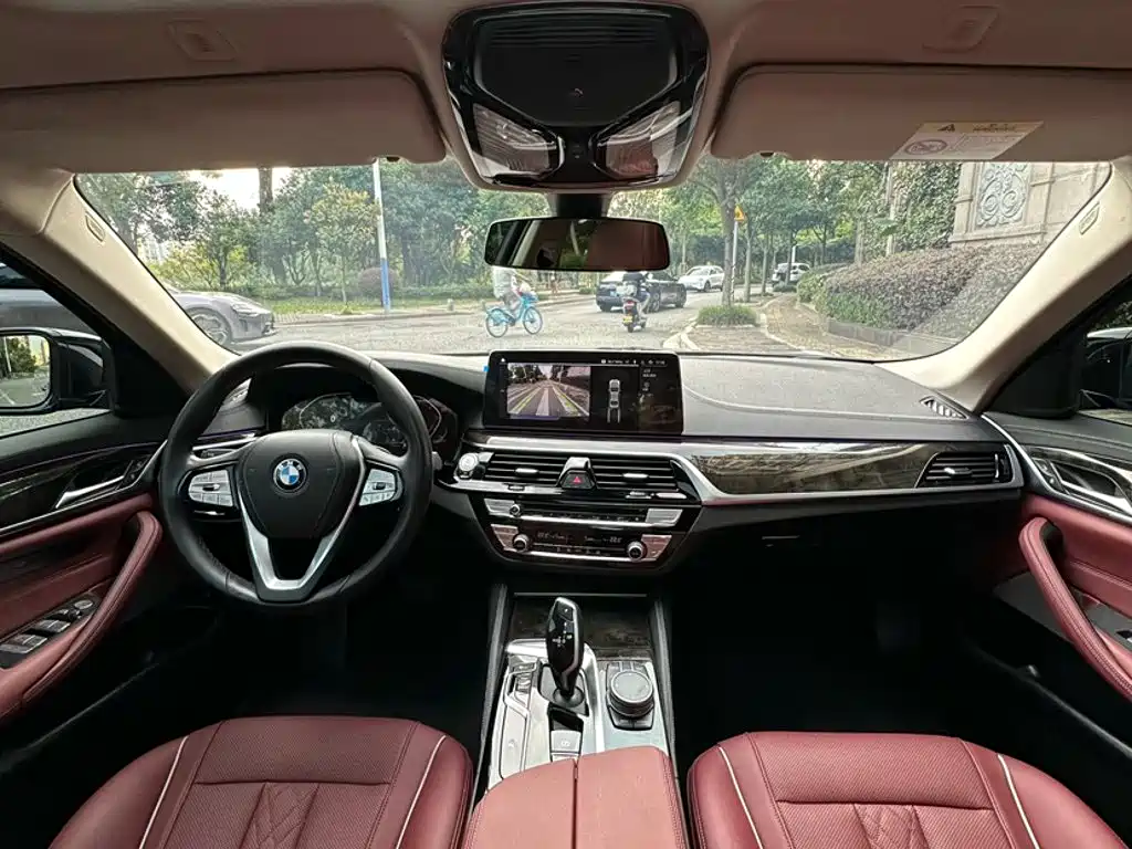 BMW 5 Series — миниатюра 17