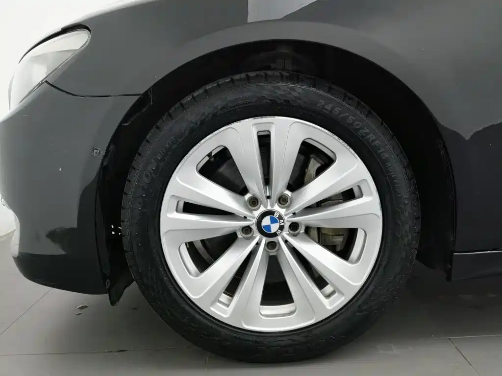 BMW 7 Series — миниатюра 17