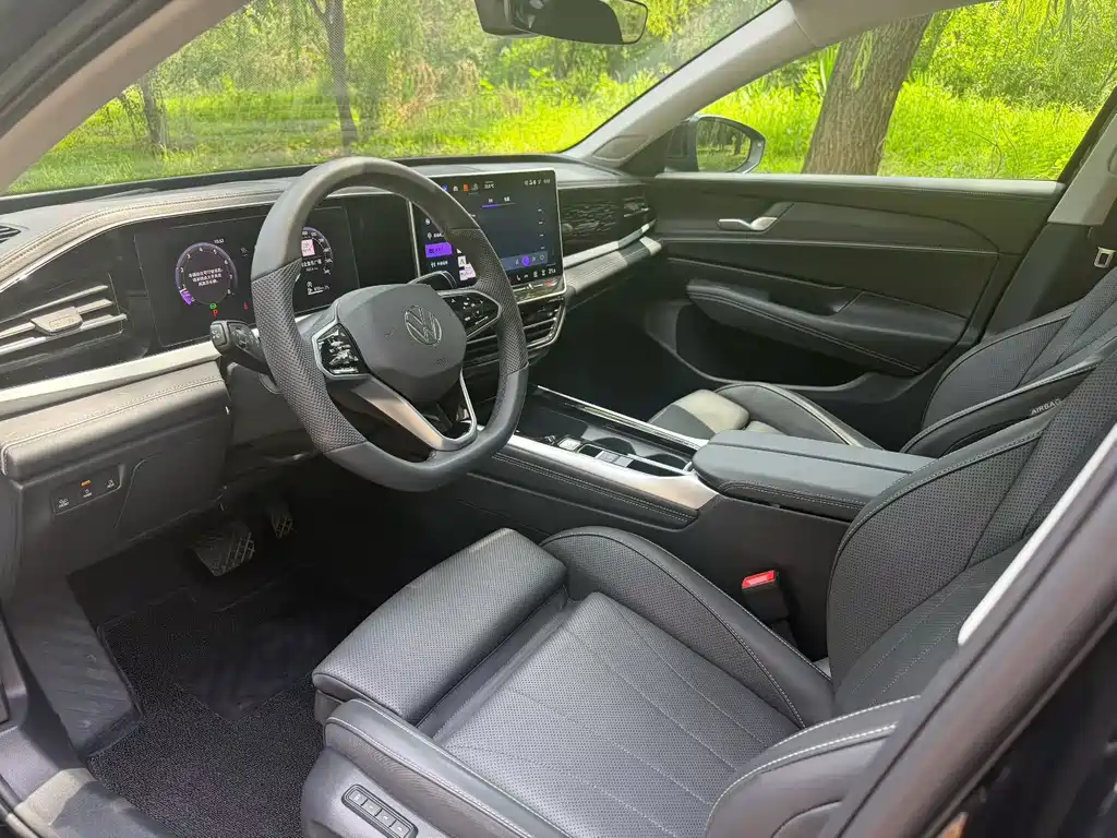Volkswagen Passat 2025 Pro 380TSI