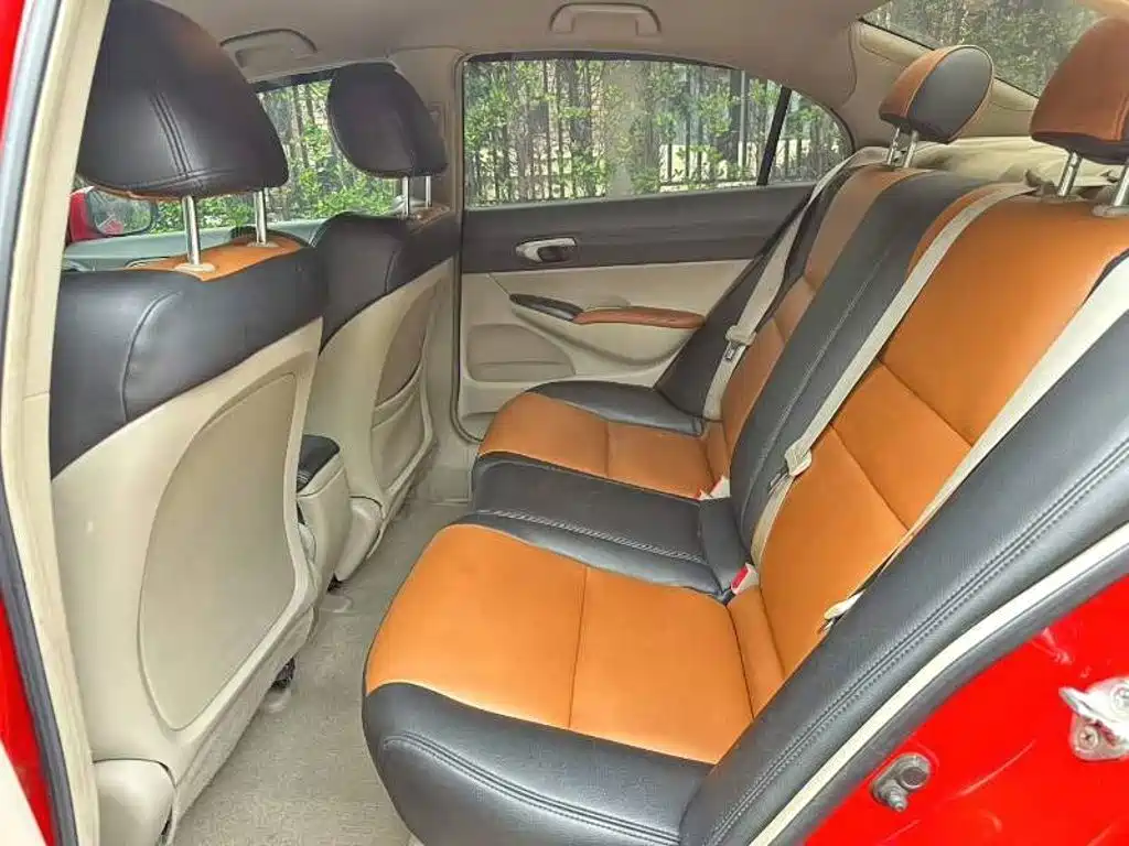 Honda Civic — миниатюра 8