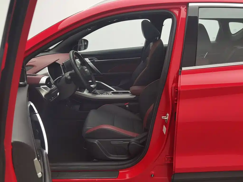 Geely Binyue — миниатюра 10