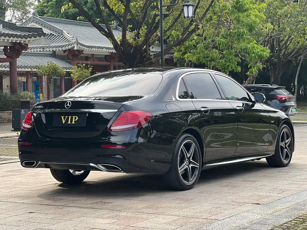 Mercedes-Benz E-Class — миниатюра 27