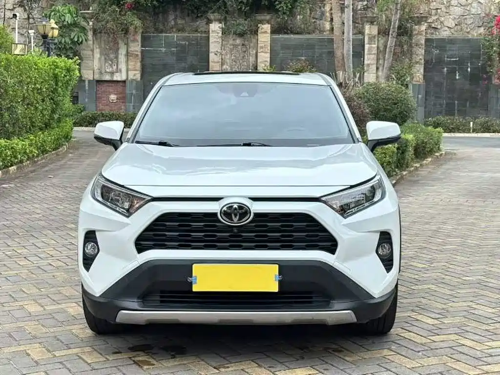 Toyota RAV4 — миниатюра 2