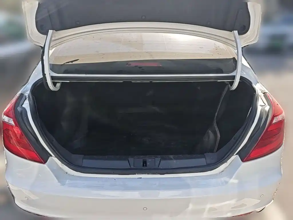 Geely Emgrand — миниатюра 24