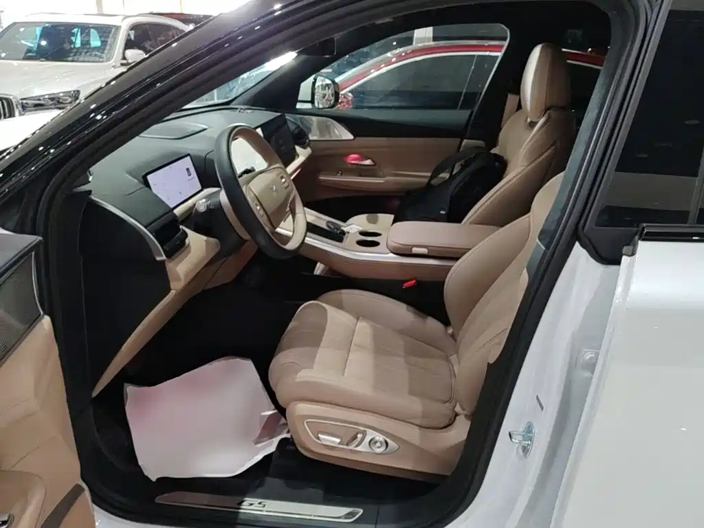 XPeng G9 — миниатюра 15