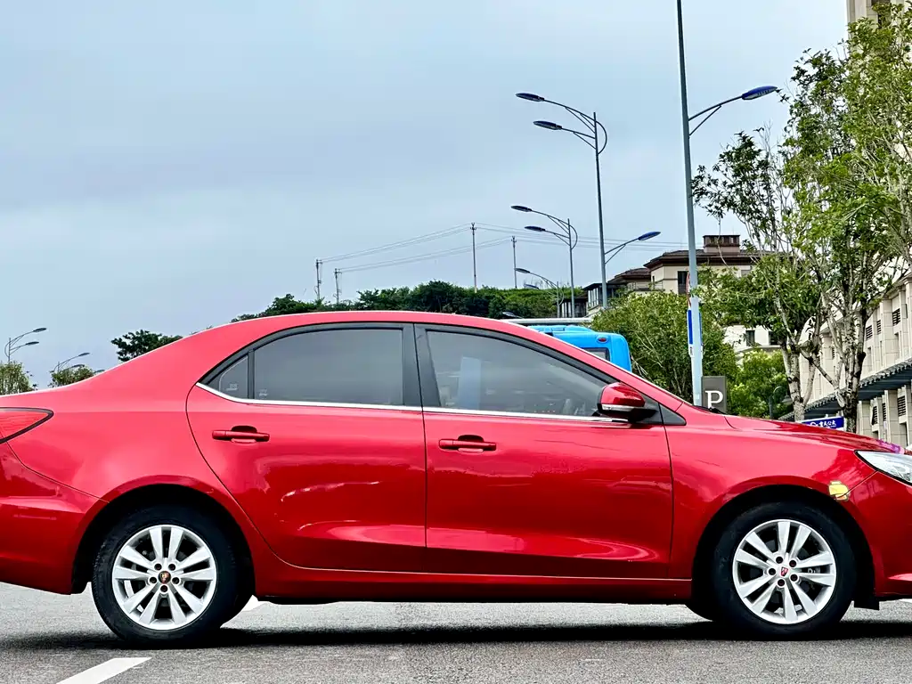 Roewe 360 2018 PLUS 1.5L MT Premium