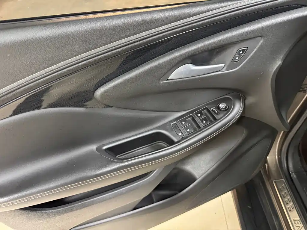 Buick Envision Plus — миниатюра 8