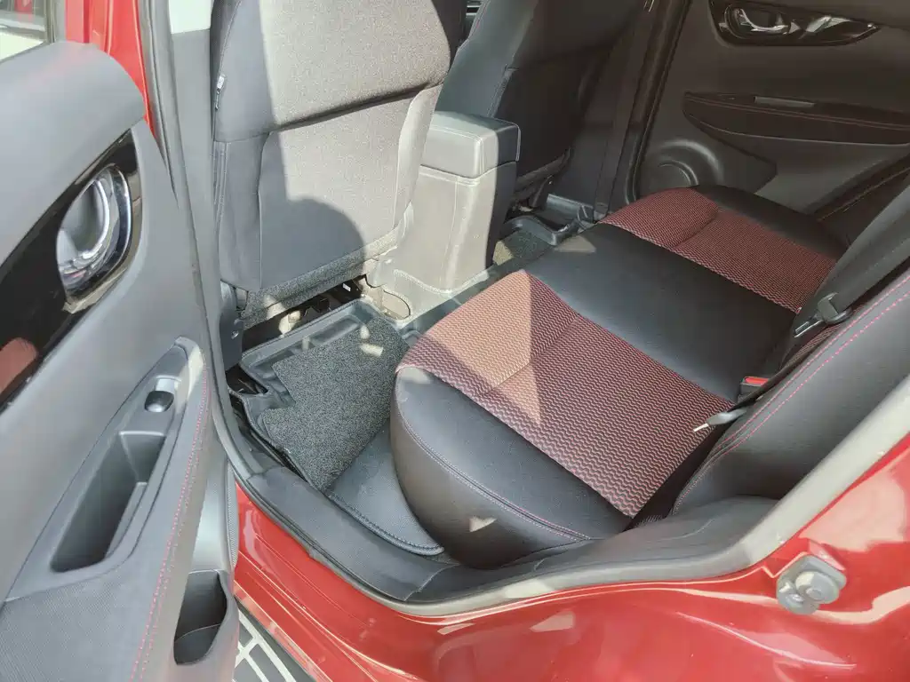 Nissan Qashqai — миниатюра 10