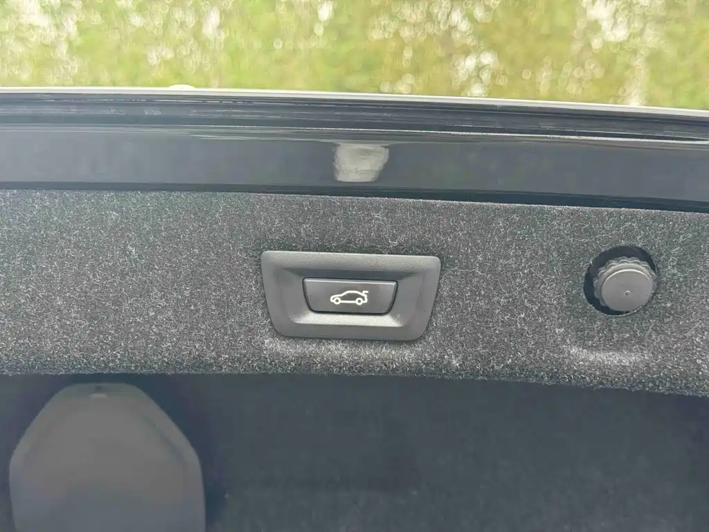 BMW 5 Series — миниатюра 15
