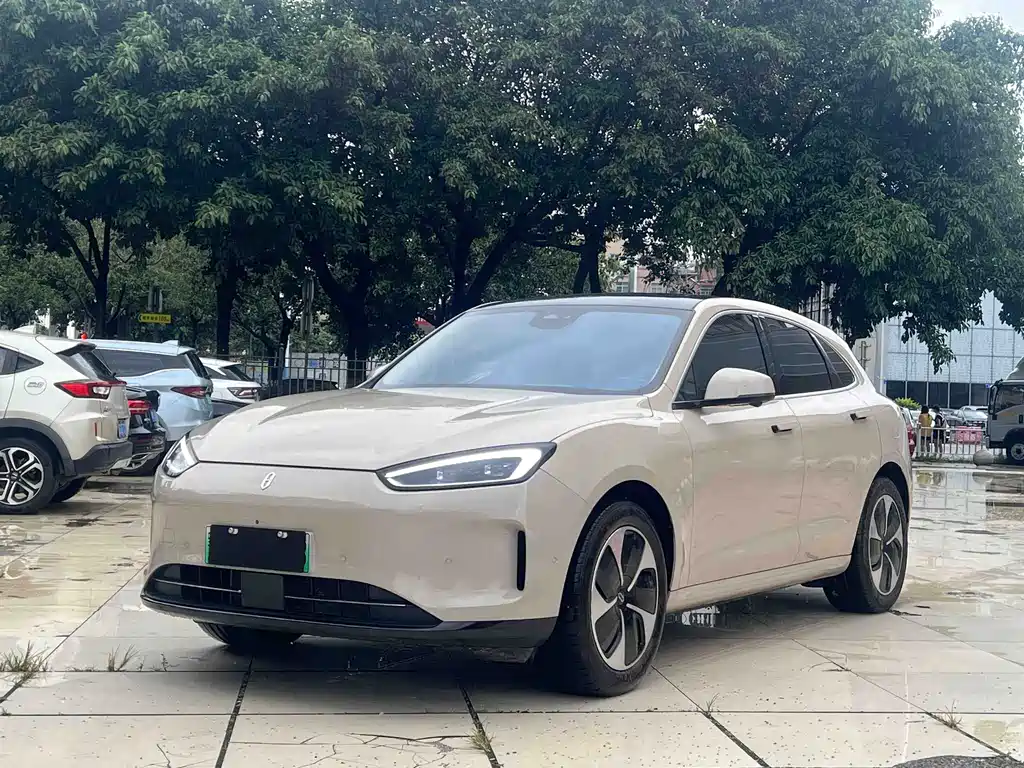 AITO Wenjie AITO M5