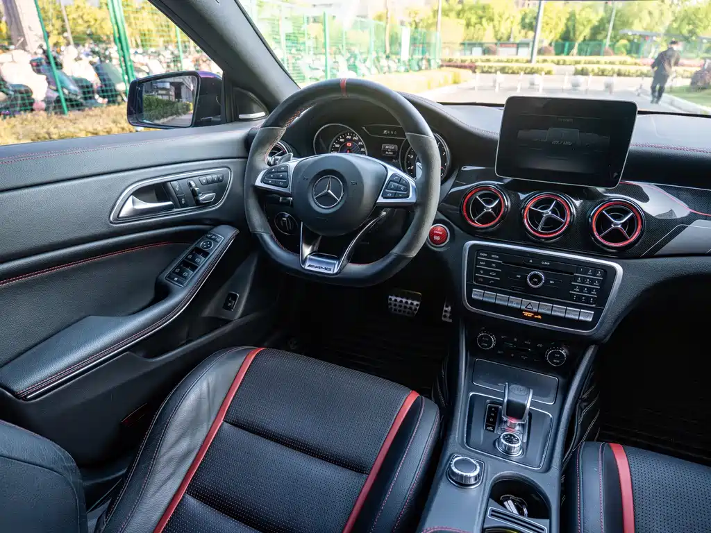 Mercedes-Benz CLA AMG — миниатюра 10