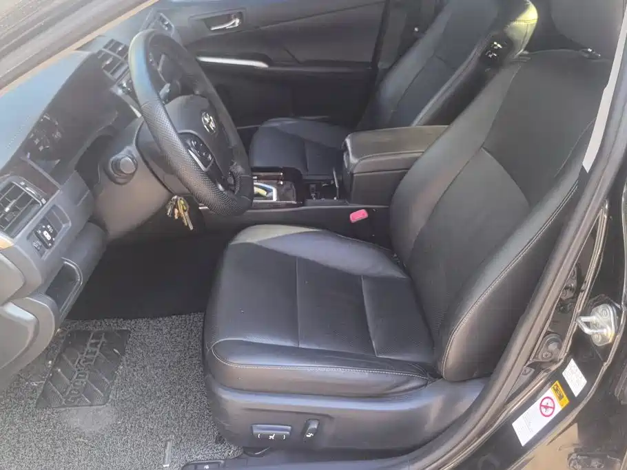 Toyota Camry — миниатюра 9