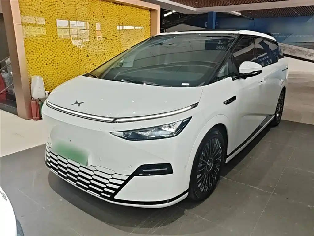XPeng X9 2025