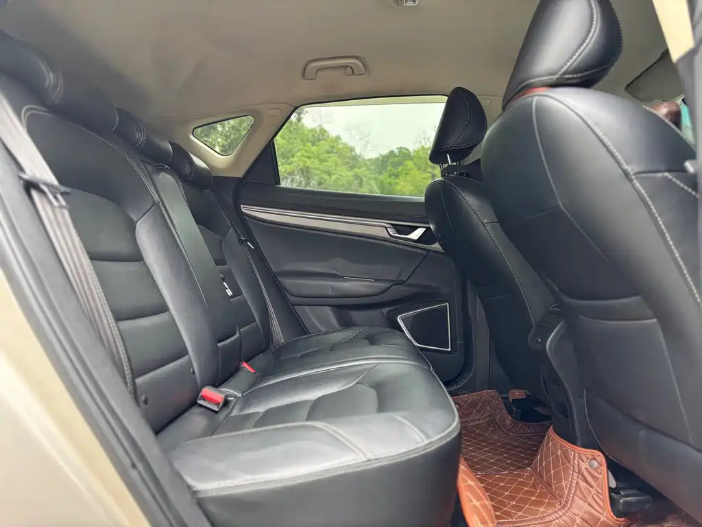Geely Emgrand GS — миниатюра 11