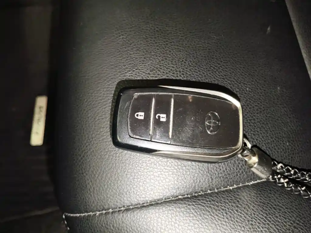 Toyota RAV4 — миниатюра 9