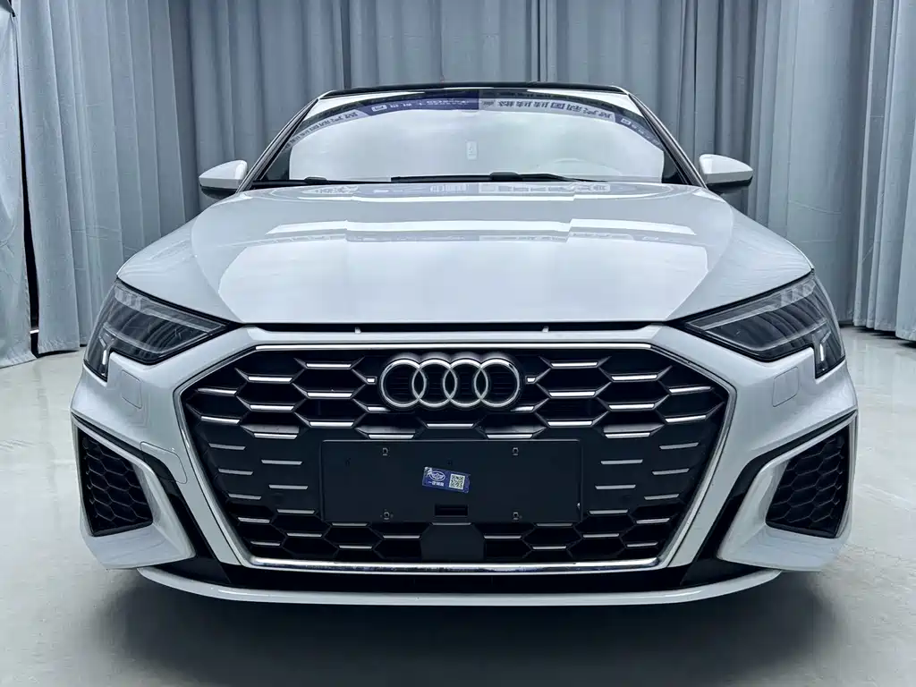 Audi A3 2023 Sportback 35 TFSI Luxury Sport