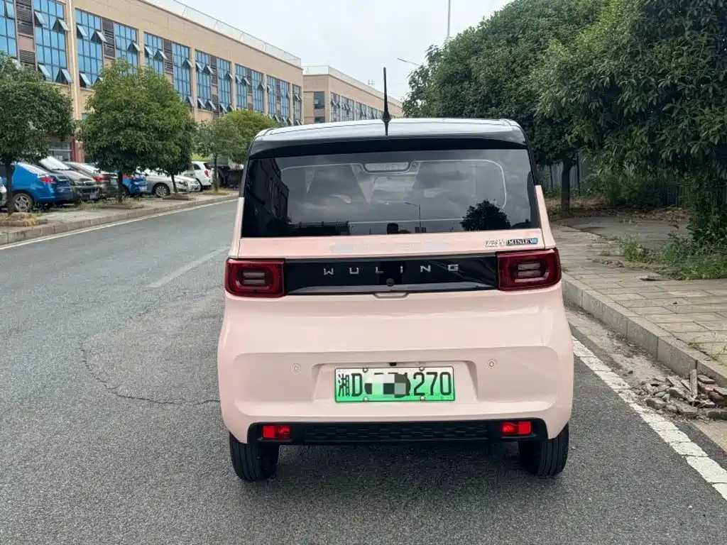 Wuling MINIEV — миниатюра 5