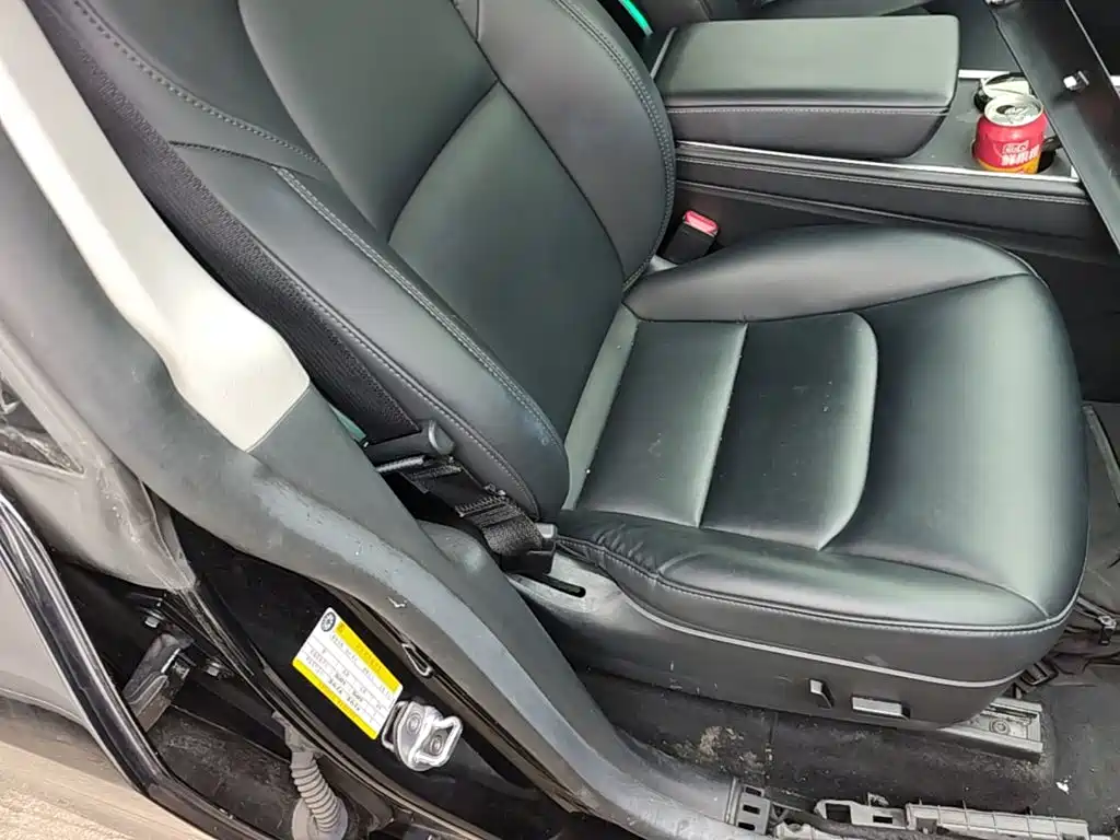 Tesla Model Y — миниатюра 25