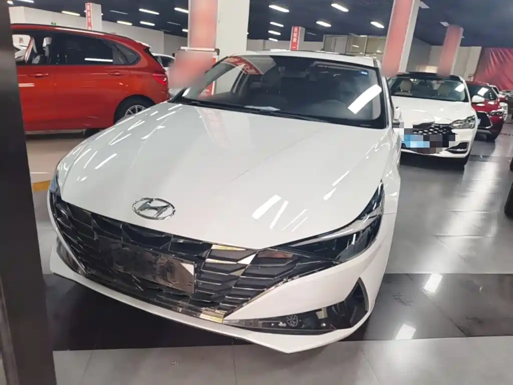 Hyundai Elantra — миниатюра 3