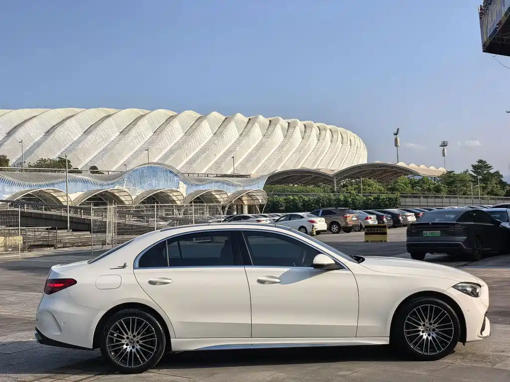 Mercedes-Benz C-Class — миниатюра 4