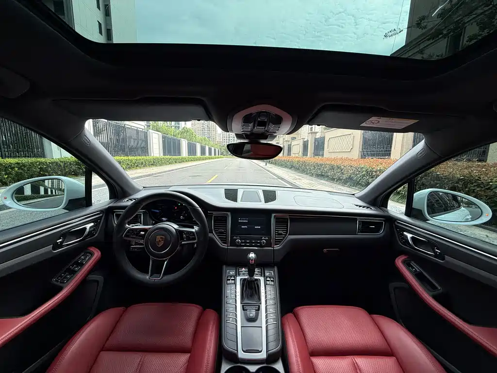 Porsche Macan — миниатюра 13