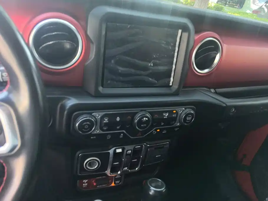 Jeep Wrangler — миниатюра 13