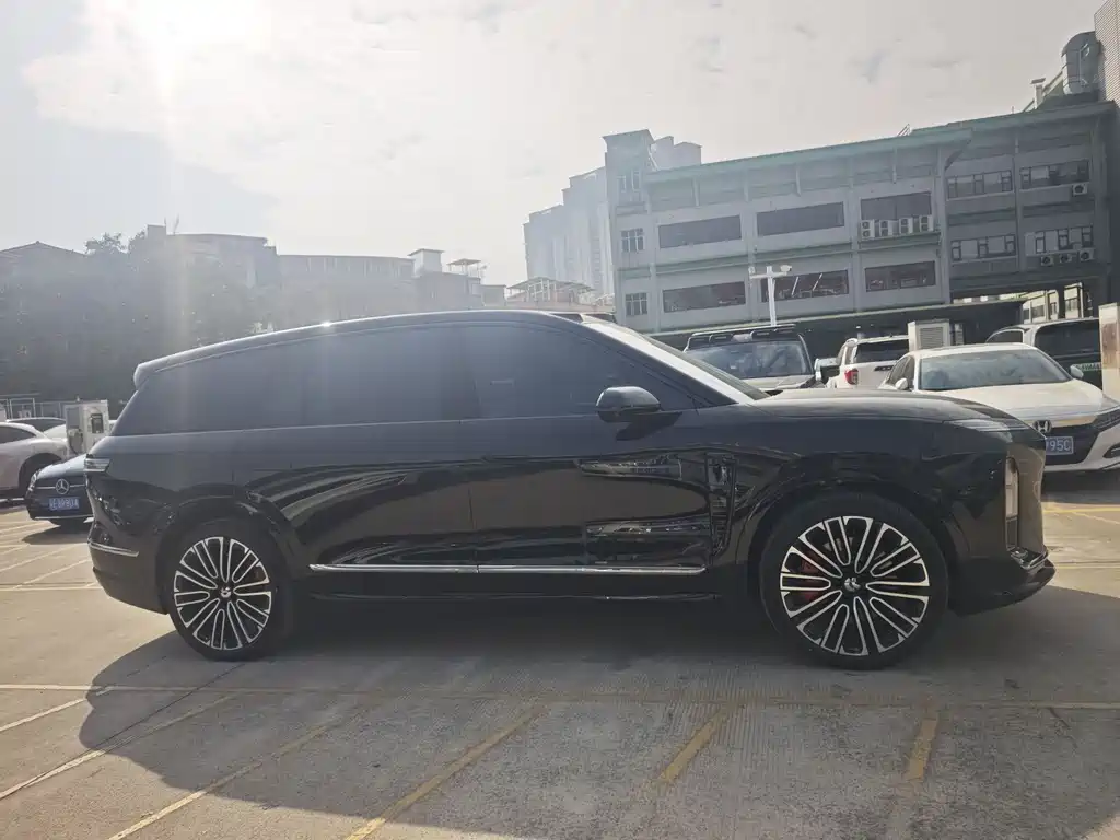 NIO ES8 2026 мест Executive