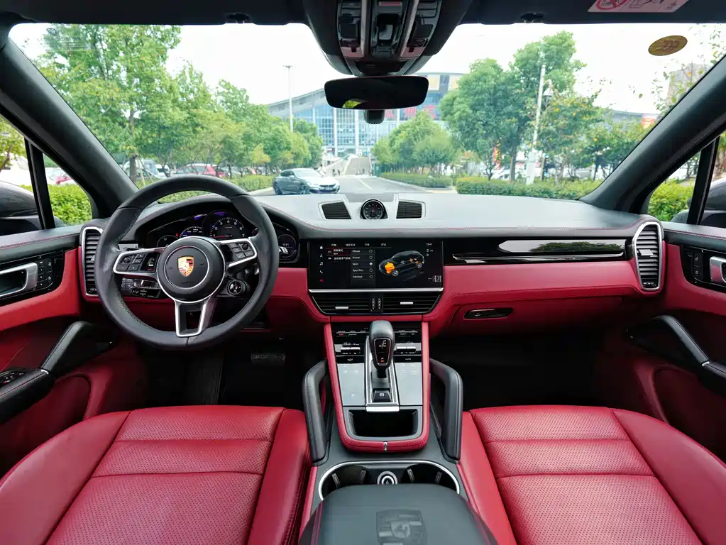 Porsche Cayenne — миниатюра 9