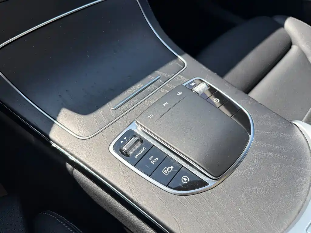 Mercedes-Benz C-Class — миниатюра 11