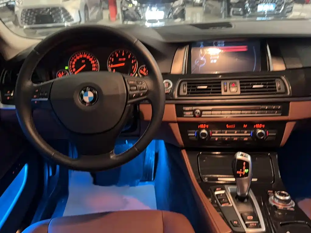 BMW 5 Series — миниатюра 16