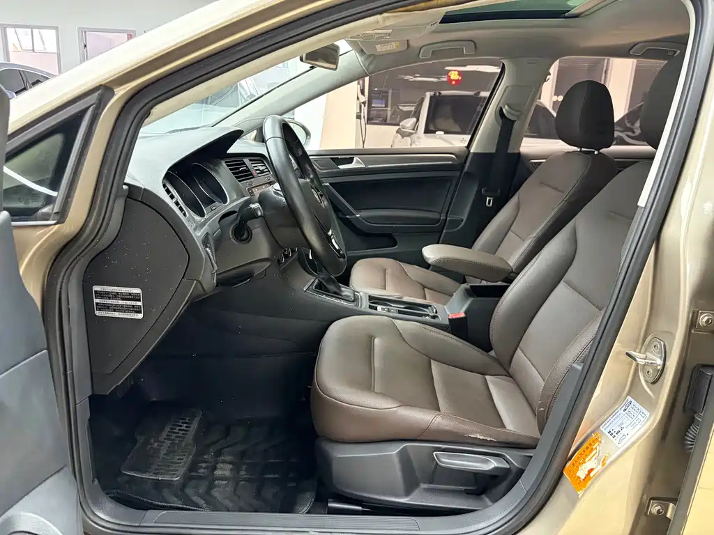 Volkswagen Golf — миниатюра 10