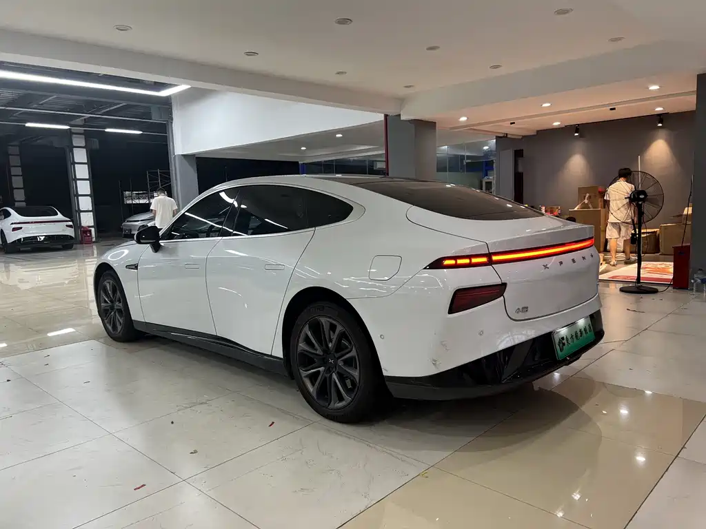 XPeng P7 — миниатюра 8