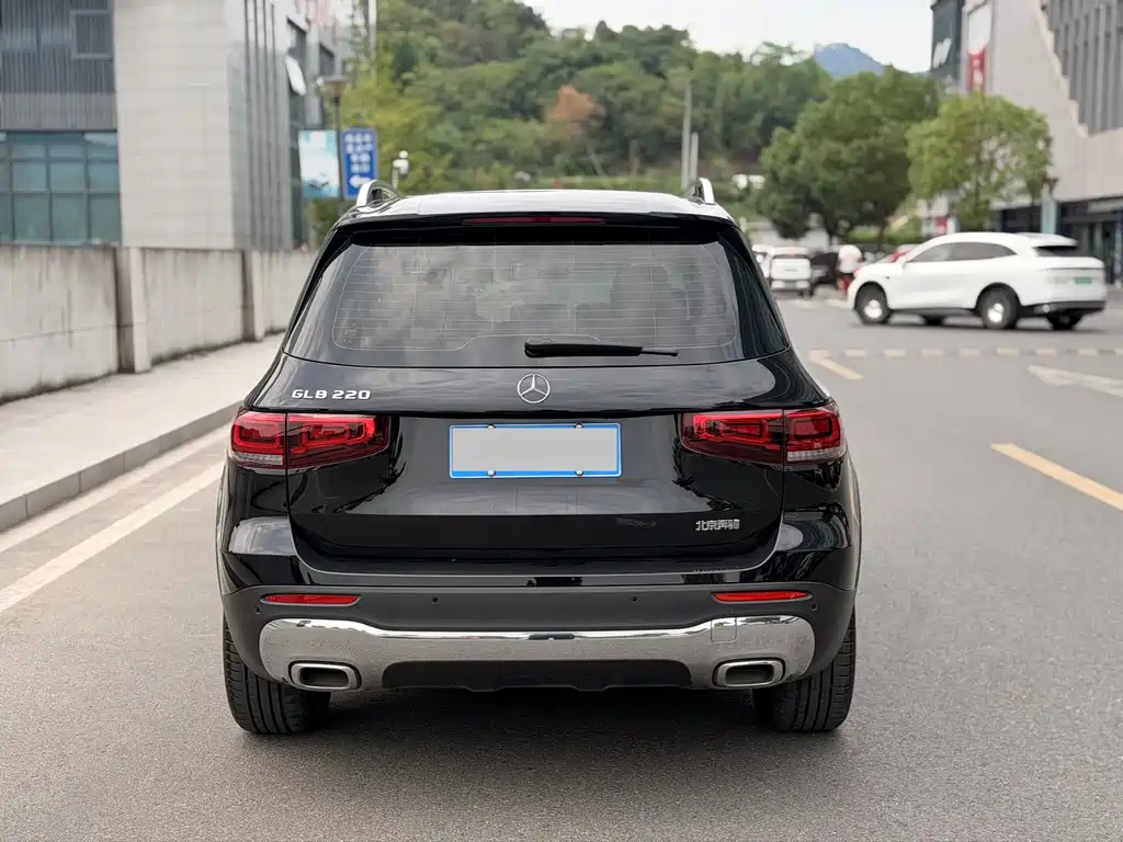 Mercedes-Benz GLB — миниатюра 12