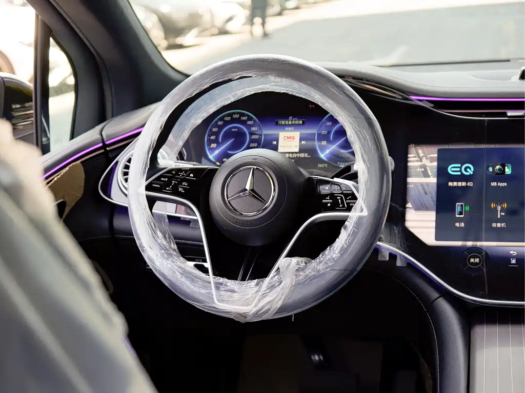 Mercedes-Benz EQS SUV — миниатюра 15