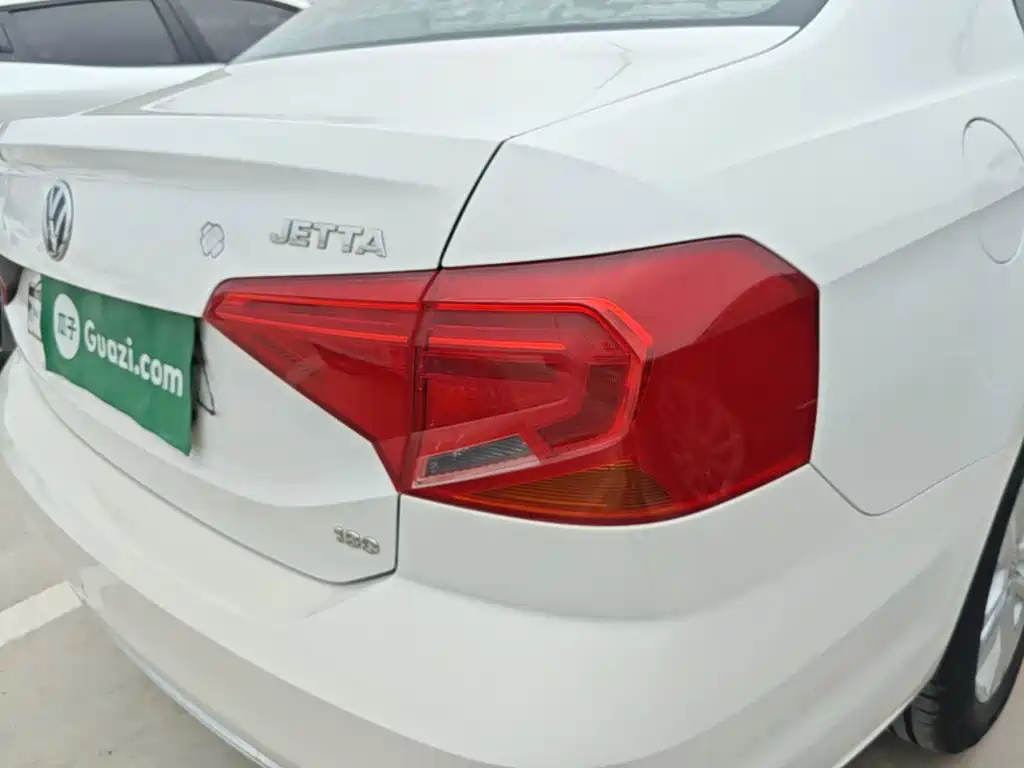 Volkswagen Jetta — миниатюра 8