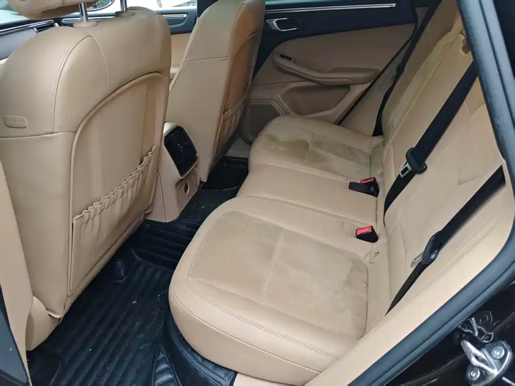 Porsche Macan — миниатюра 4