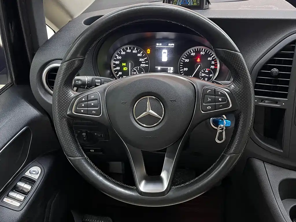 MERCEDES-BENZ VITO